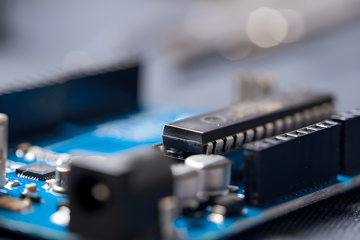 Evolução dos Microcontroladores PIC: Inovação e Integração